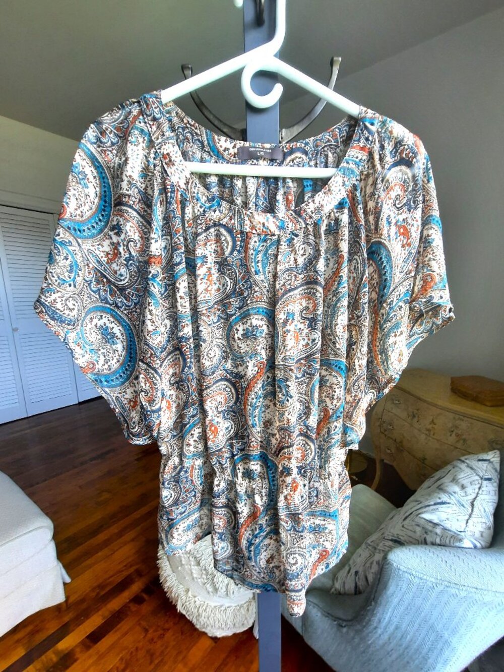 Sheer paisley blouse, w. flutter sleeves and elasticized waist, Denver Hayes - Picture 2 of 6
